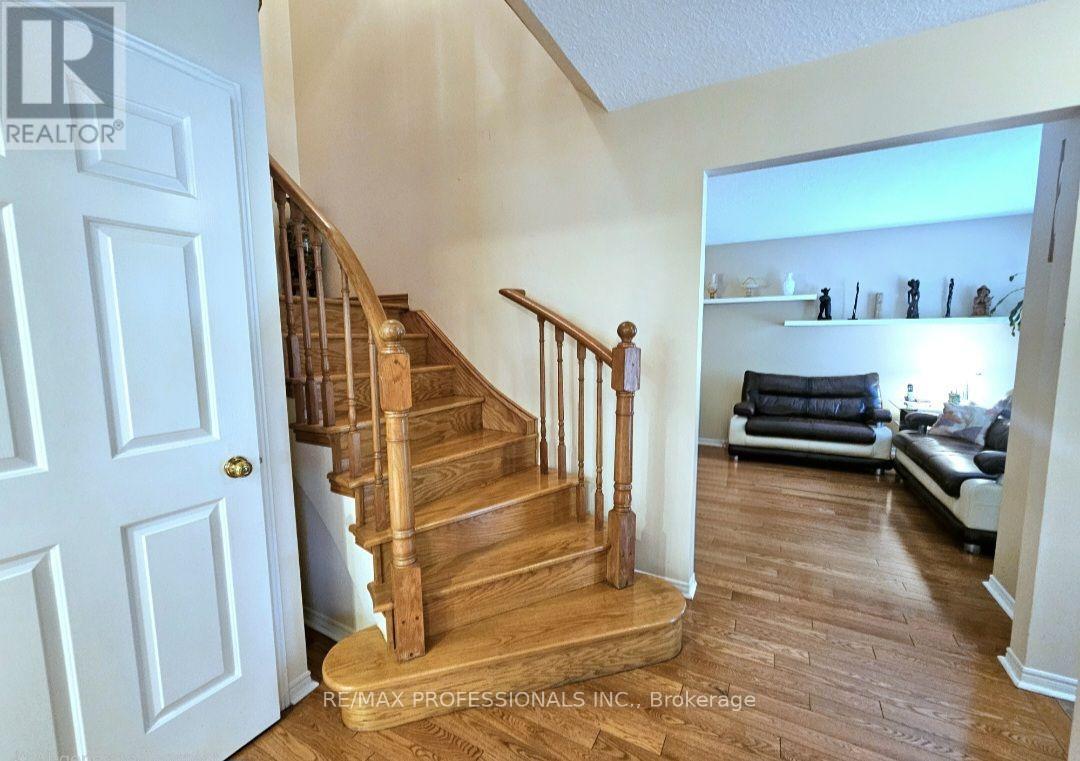 1 - 500 Silverthorne Crescent, Mississauga, Ontario  L5R 1W3 - Photo 7 - W13705426