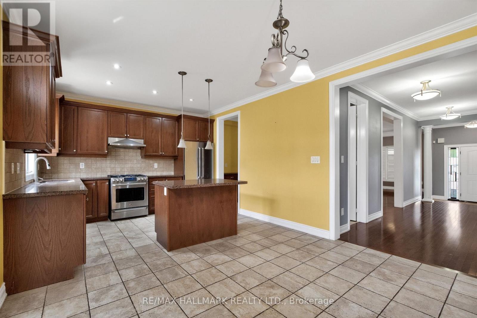 99 Royal West Drive, Brampton, Ontario  L6X 0Z8 - Photo 11 - W13705472