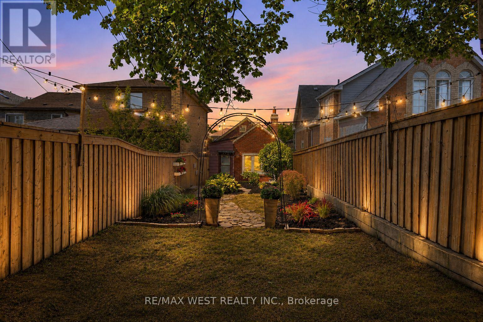 59 Branstone Road, Toronto, Ontario  M6E 4E3 - Photo 37 - W13705482