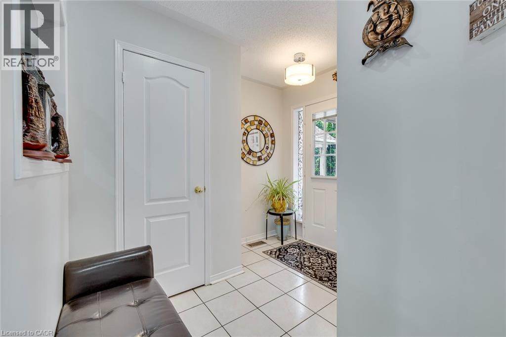 911 Golden Farmer Way, Peel, Ontario  L5W 1A8 - Photo 5 - 40856538