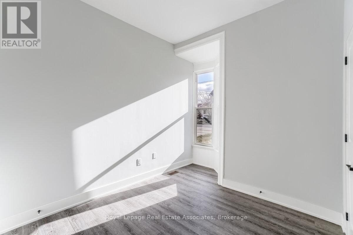 2 - 39 Welland Avenue, St. Catharines, Ontario  L2R 2M4 - Photo 10 - X13705510