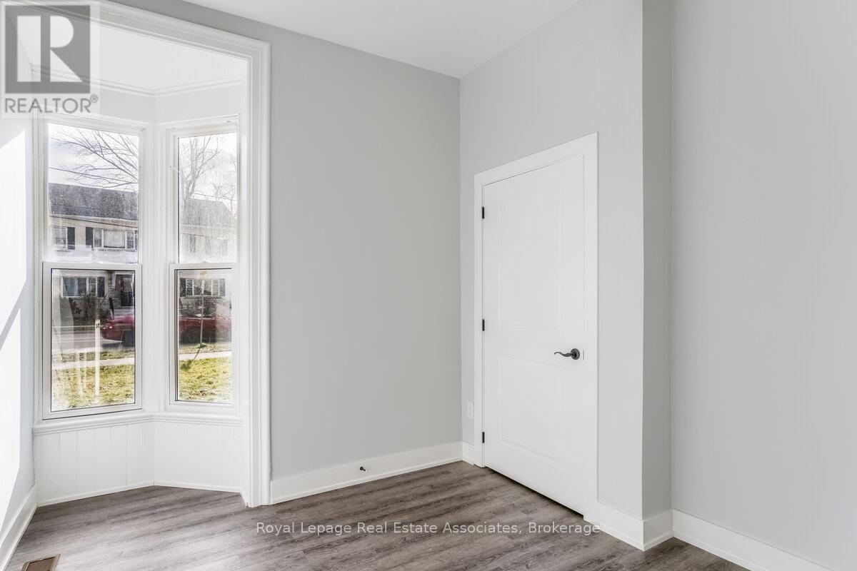 2 - 39 Welland Avenue, St. Catharines, Ontario  L2R 2M4 - Photo 11 - X13705510