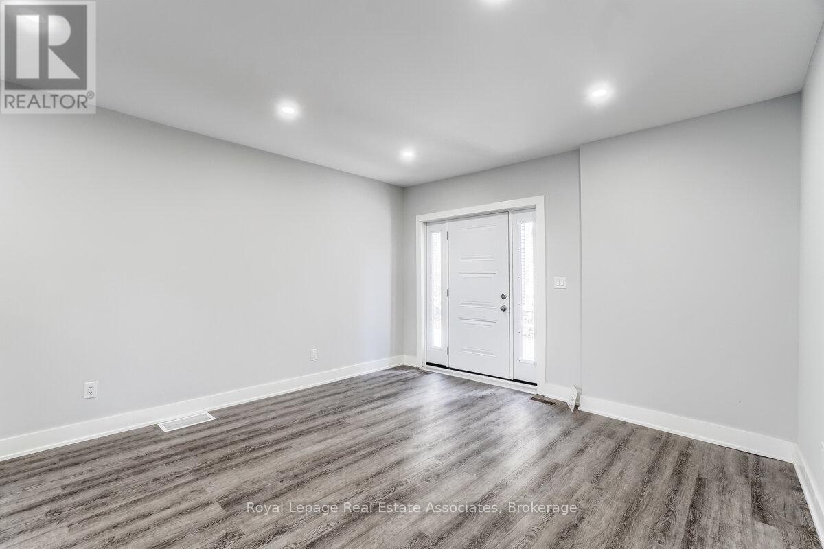 2 - 39 Welland Avenue, St. Catharines, Ontario  L2R 2M4 - Photo 3 - X13705510