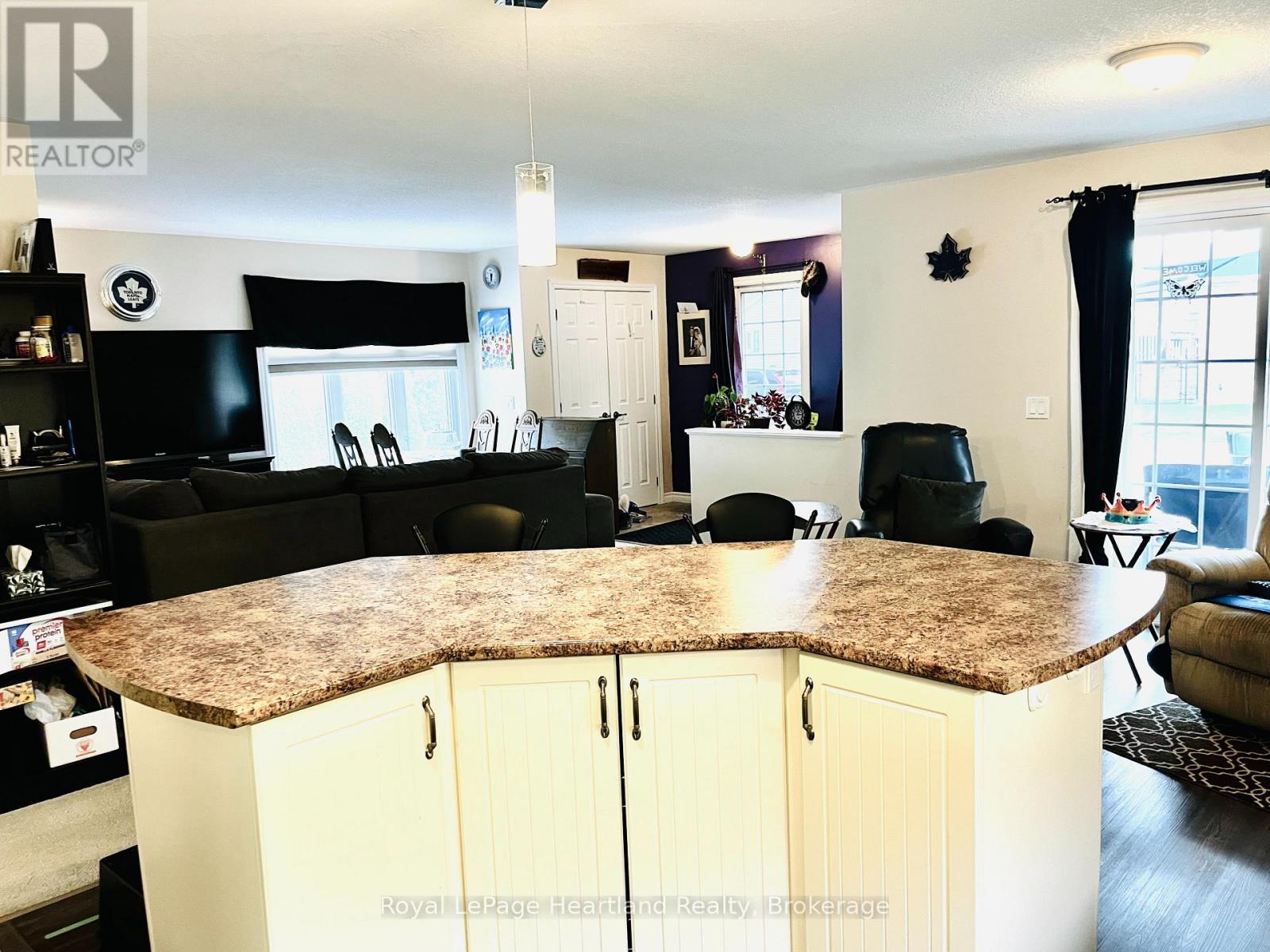 5 Kellestine Drive, Strathroy-Caradoc, Ontario  N6G 0C5 - Photo 3 - X13611718