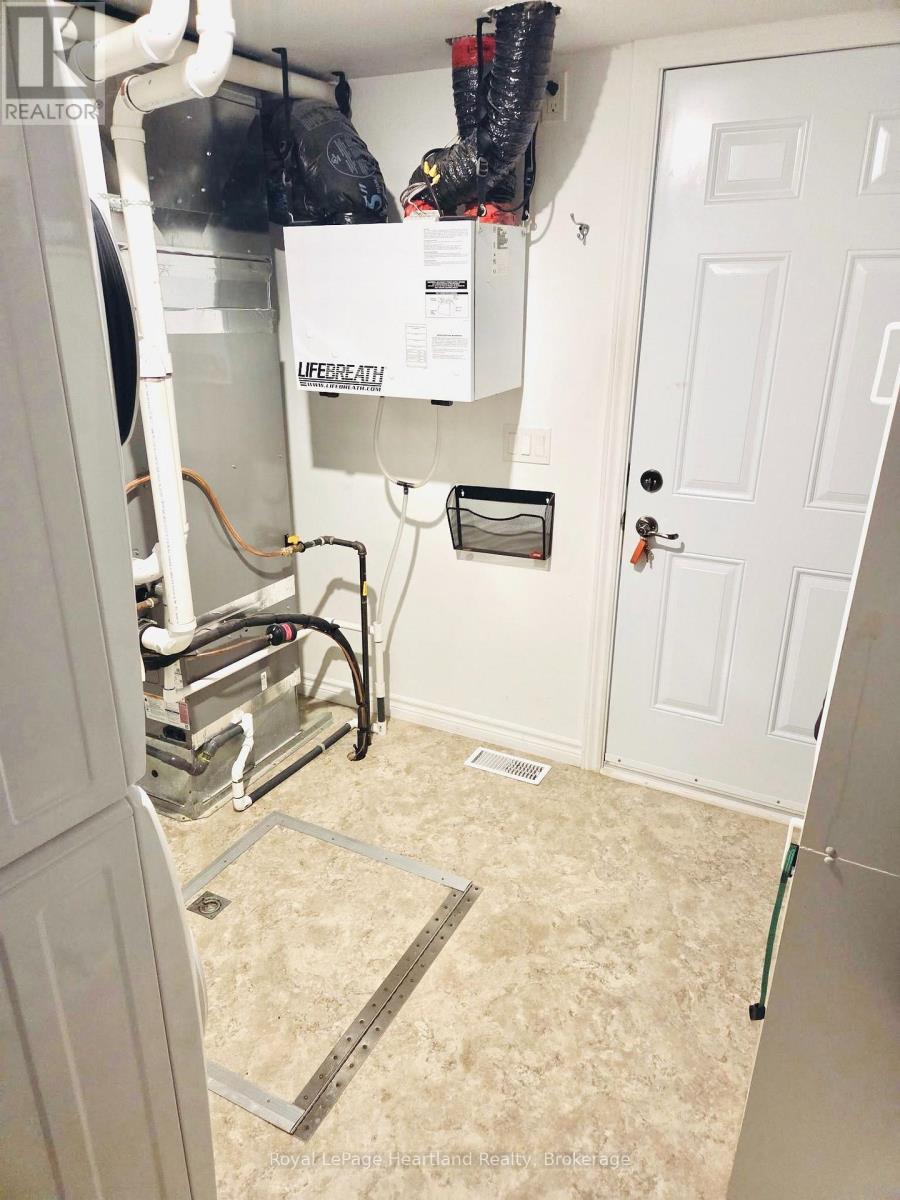 5 Kellestine Drive, Strathroy-Caradoc, Ontario  N6G 0C5 - Photo 9 - X13611718