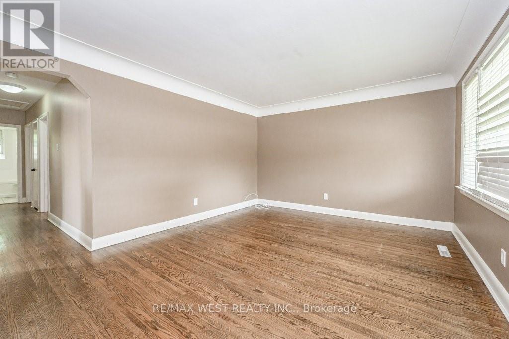 305 Mohawk Road E, Hamilton, Ontario  L9A 2J5 - Photo 3 - X13587888