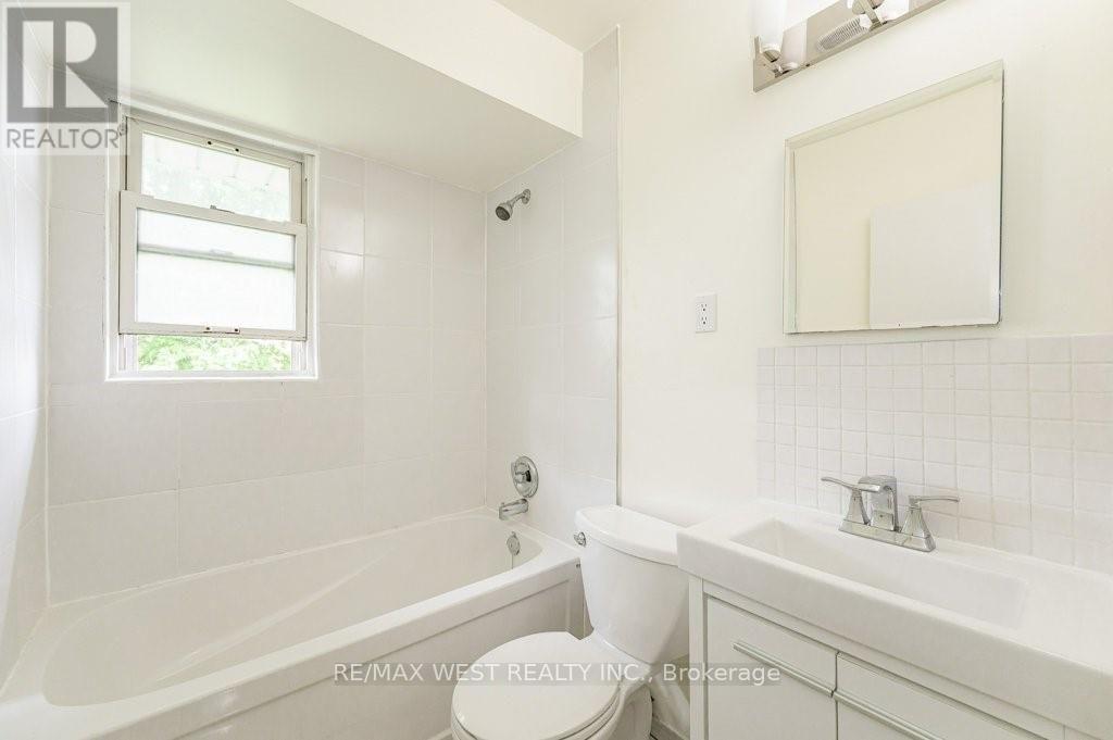 305 Mohawk Road E, Hamilton, Ontario  L9A 2J5 - Photo 13 - X13587888