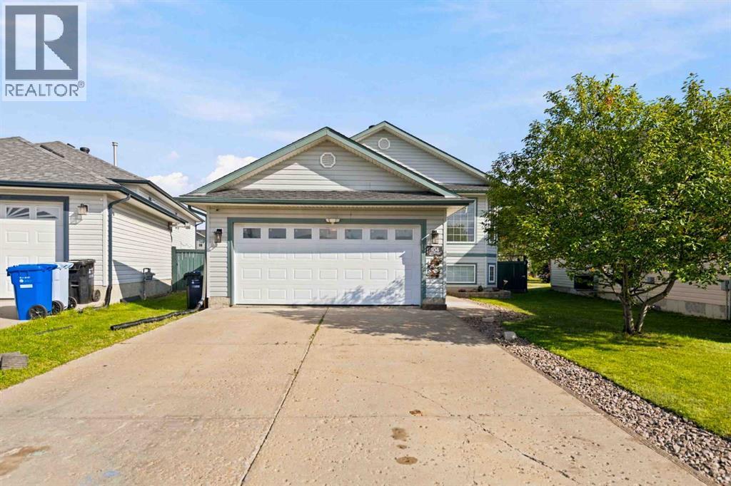 104 Dickey Bay, Fort Mcmurray, Alberta  T9K 2L4 - Photo 2 - A2338898