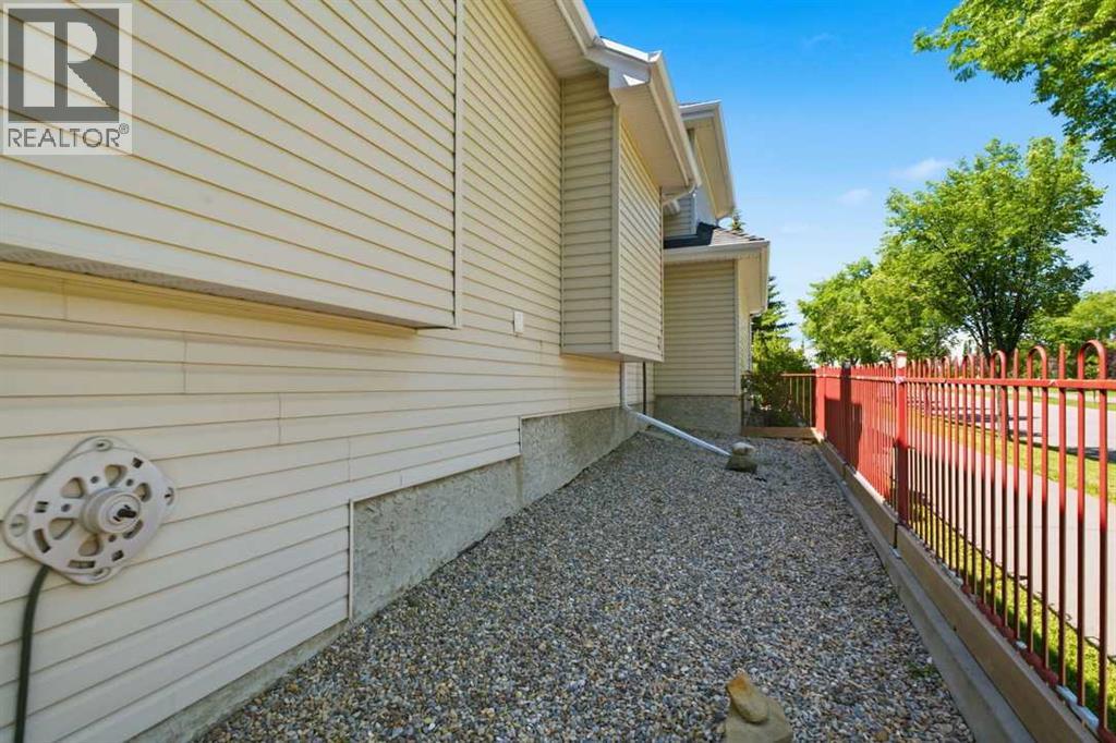 545 Rocky Ridge Bay Nw, Calgary, Alberta  T3G 4E7 - Photo 40 - A2308309