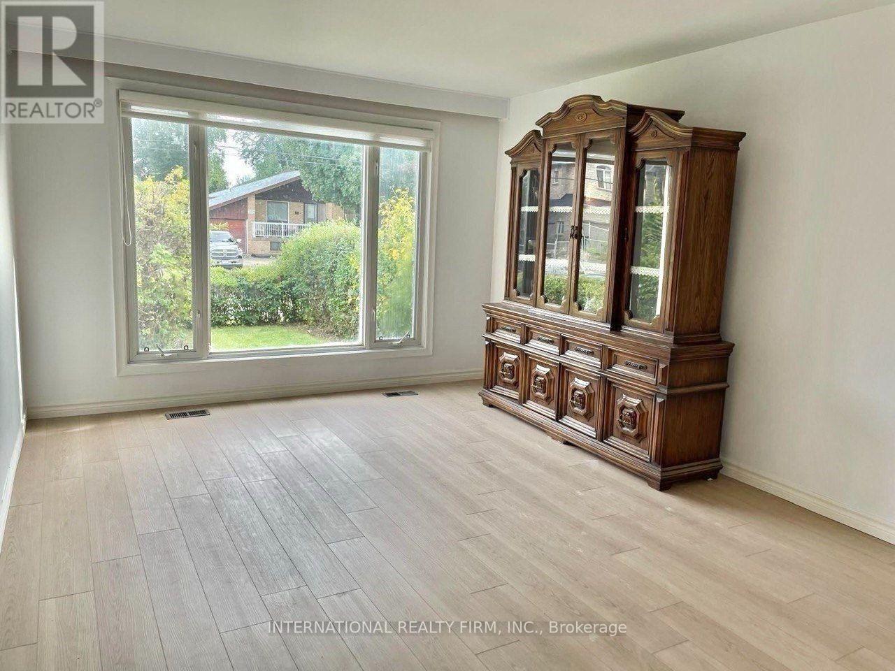 198 Waterloo Avenue, Toronto, Ontario  M3H 3Z2 - Photo 3 - C13705538