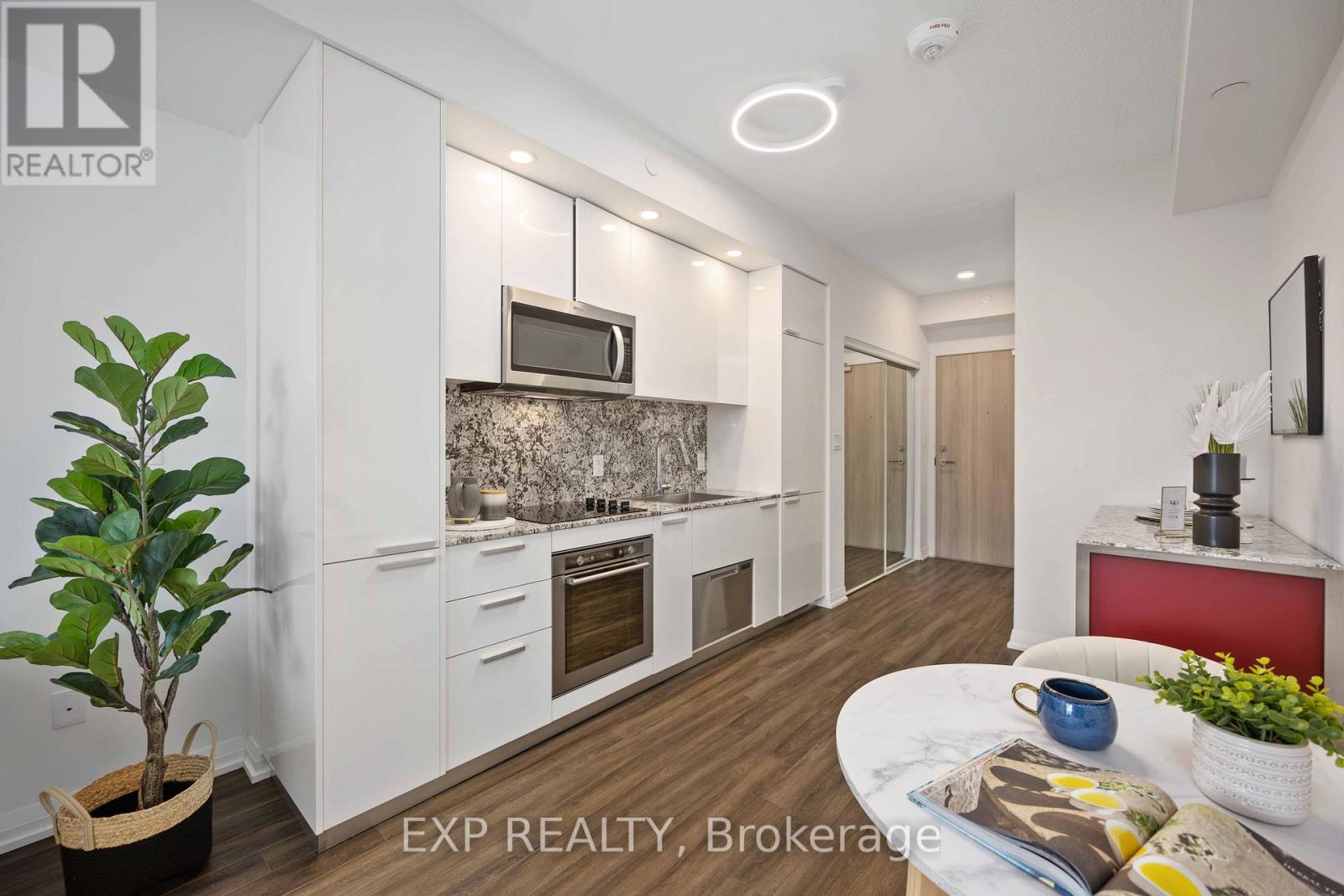 303 - 75 Canterbury Place, Toronto, Ontario  M2N 0L2 - Photo 14 - C13705572