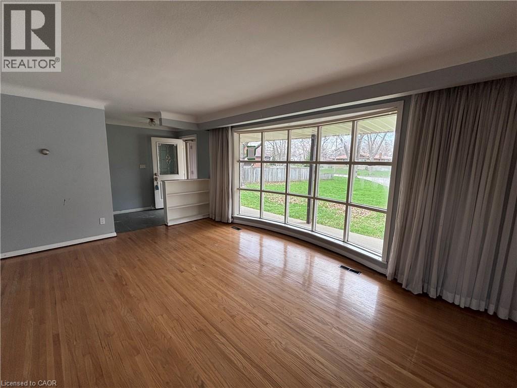 4 Beechwood Court, St. Catharines, Ontario  L2N 3H7 - Photo 8 - 40824052
