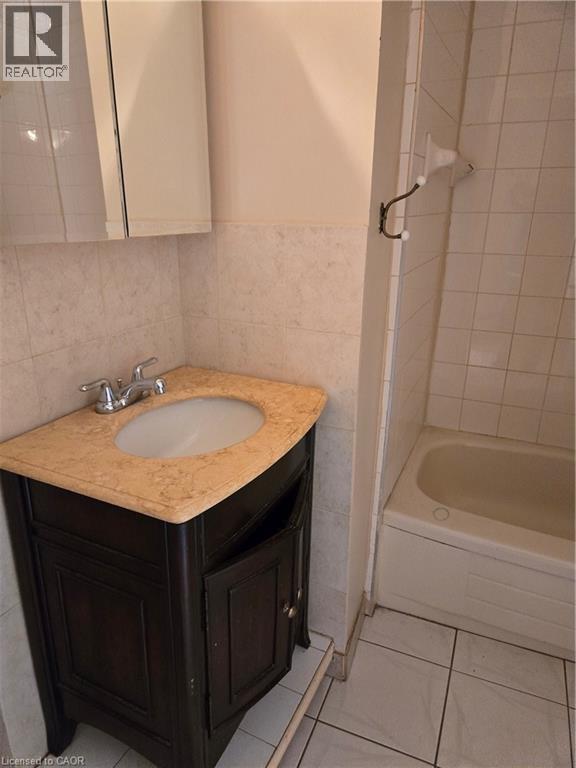 95 Fonthill Road Unit# 2, Hamilton, Ontario L9C 6T1 - Photo 10 - 40833888