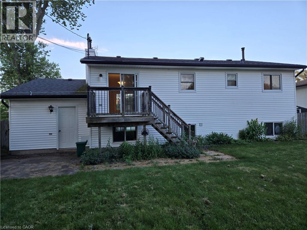 697 Ferndale Avenue, Fort Erie, Ontario  L2A 5C7 - Photo 4 - 40850431