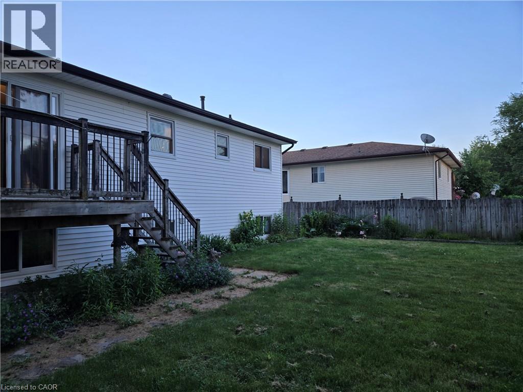 697 Ferndale Avenue, Fort Erie, Ontario  L2A 5C7 - Photo 5 - 40850431