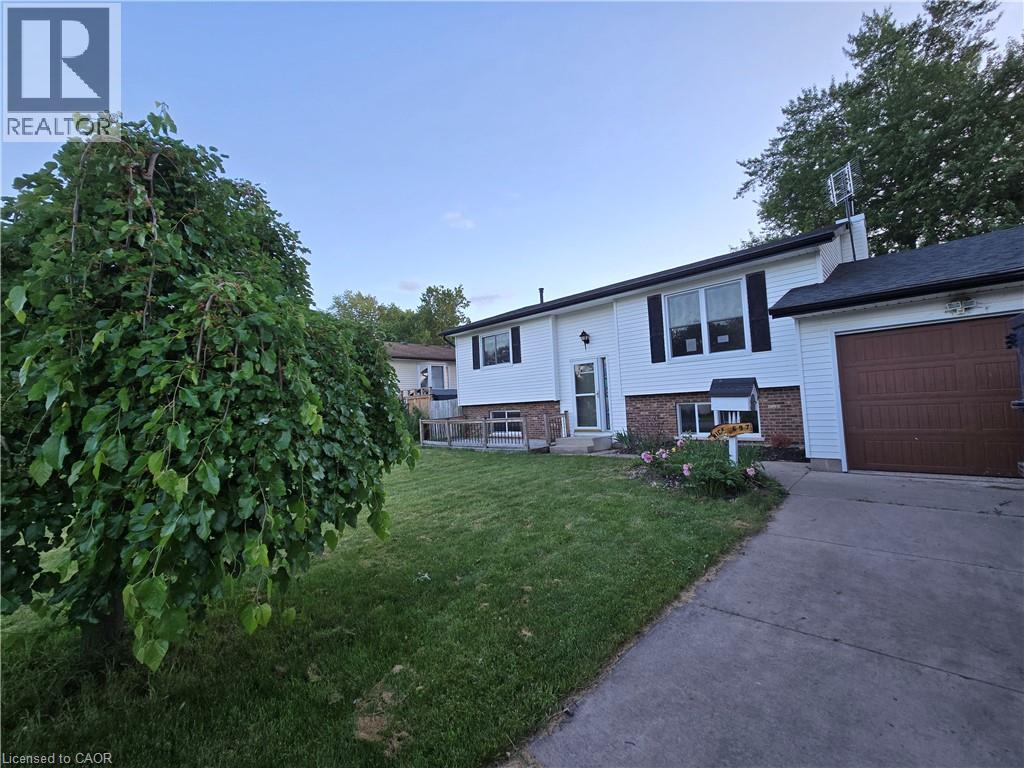697 Ferndale Avenue, Fort Erie, Ontario  L2A 5C7 - Photo 2 - 40850431