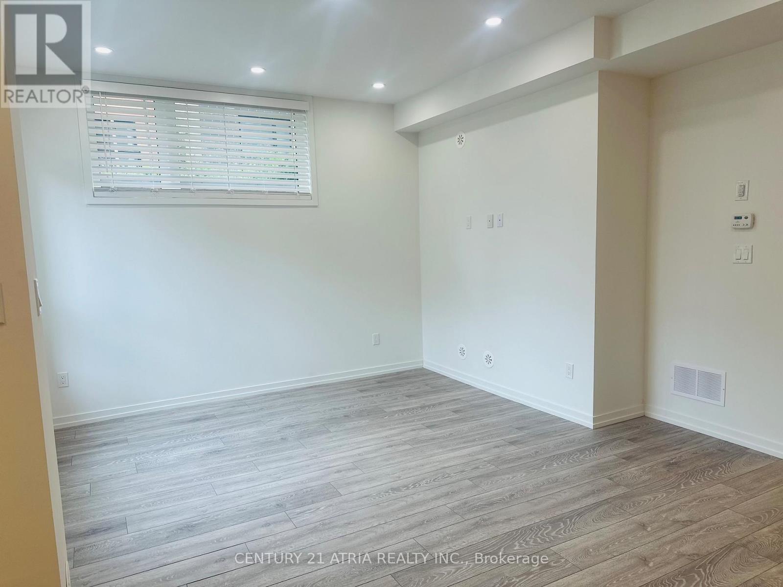 14 - 22 Lytham Green Circle, Newmarket, Ontario L3Y 0H5 - Photo 14 - N13705556