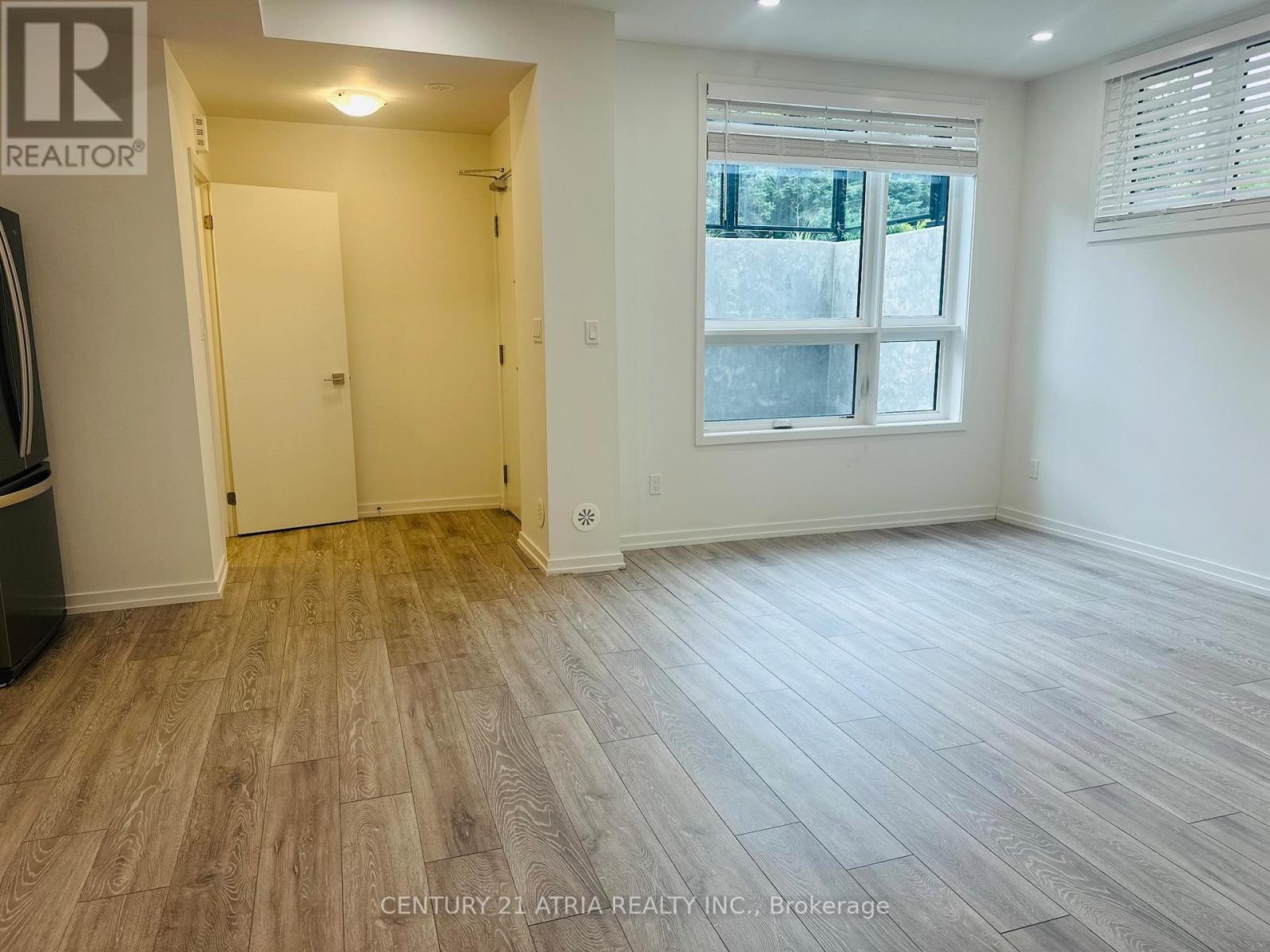 14 - 22 Lytham Green Circle, Newmarket, Ontario L3Y 0H5 - Photo 8 - N13705556