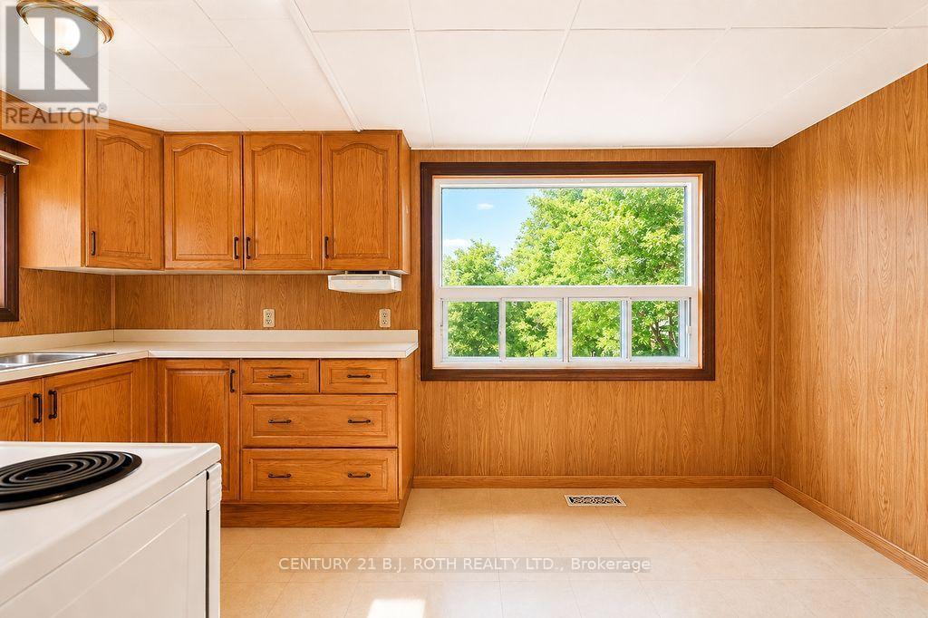 186 Oxford Street, Orillia, Ontario  L3V 1H5 - Photo 11 - S13705528