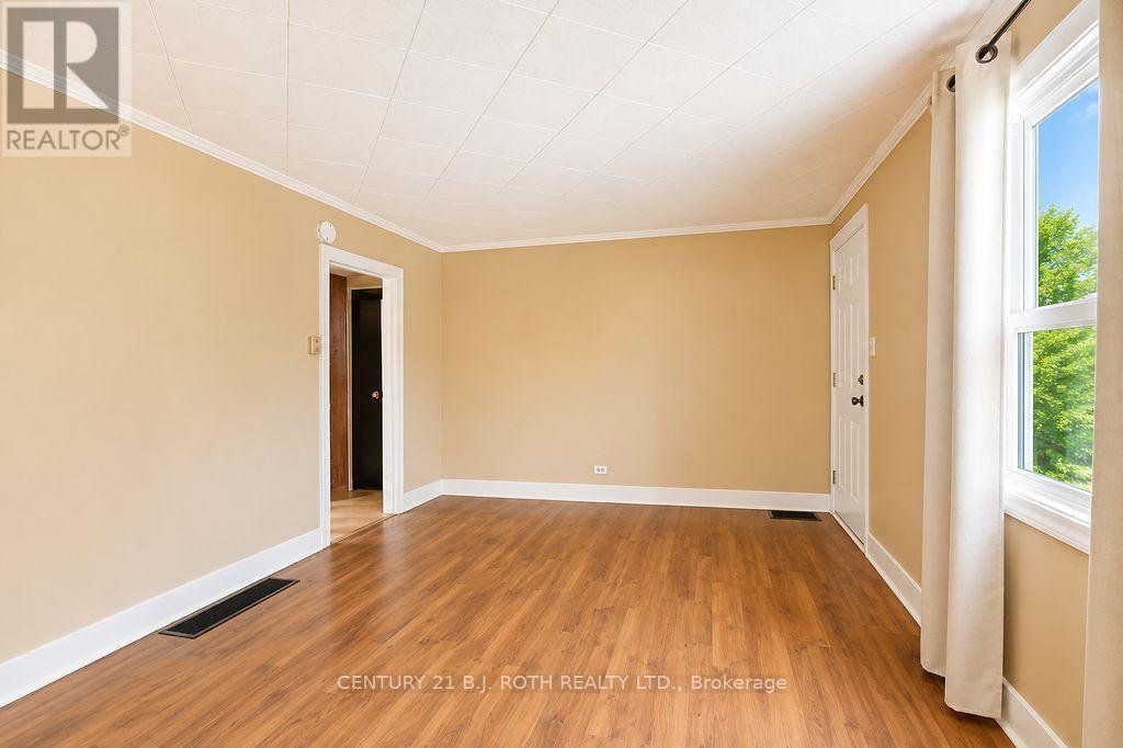 186 Oxford Street, Orillia, Ontario  L3V 1H5 - Photo 7 - S13705528