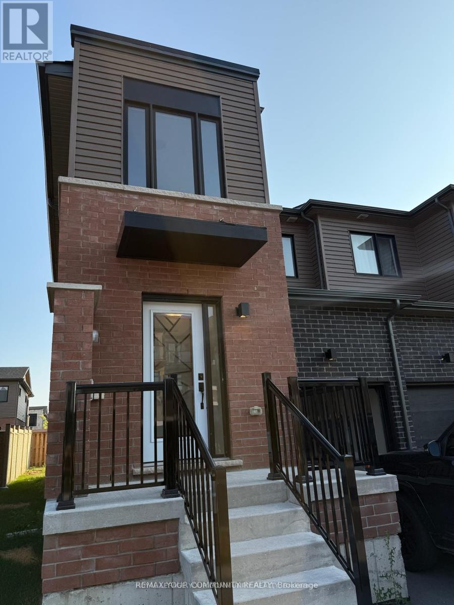 141 TURNBERRY LANE, Barrie, Ontario
