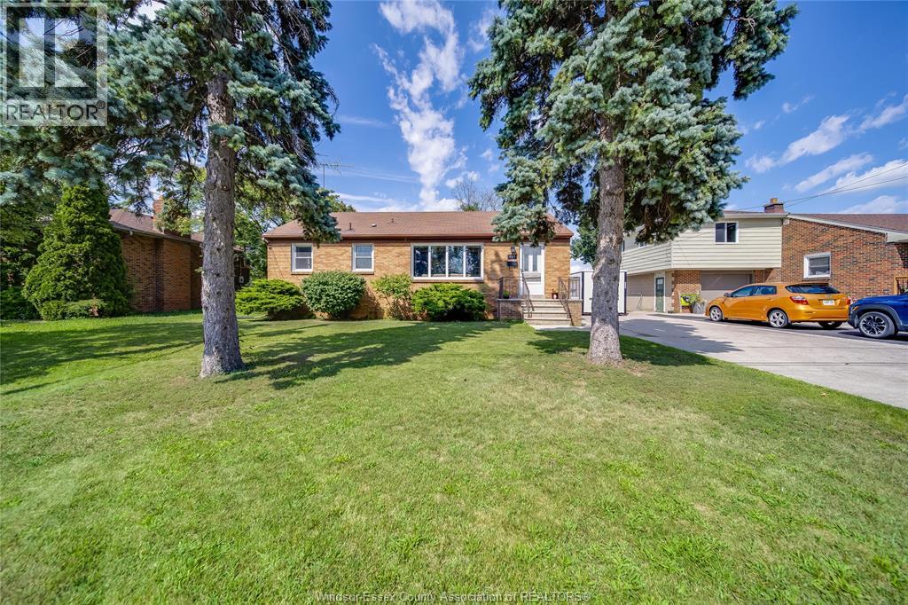 557 VICTORY, LaSalle, Ontario