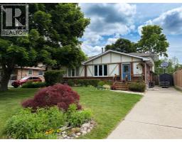2623 KAYMAR CRESCENT, Sarnia, Ontario