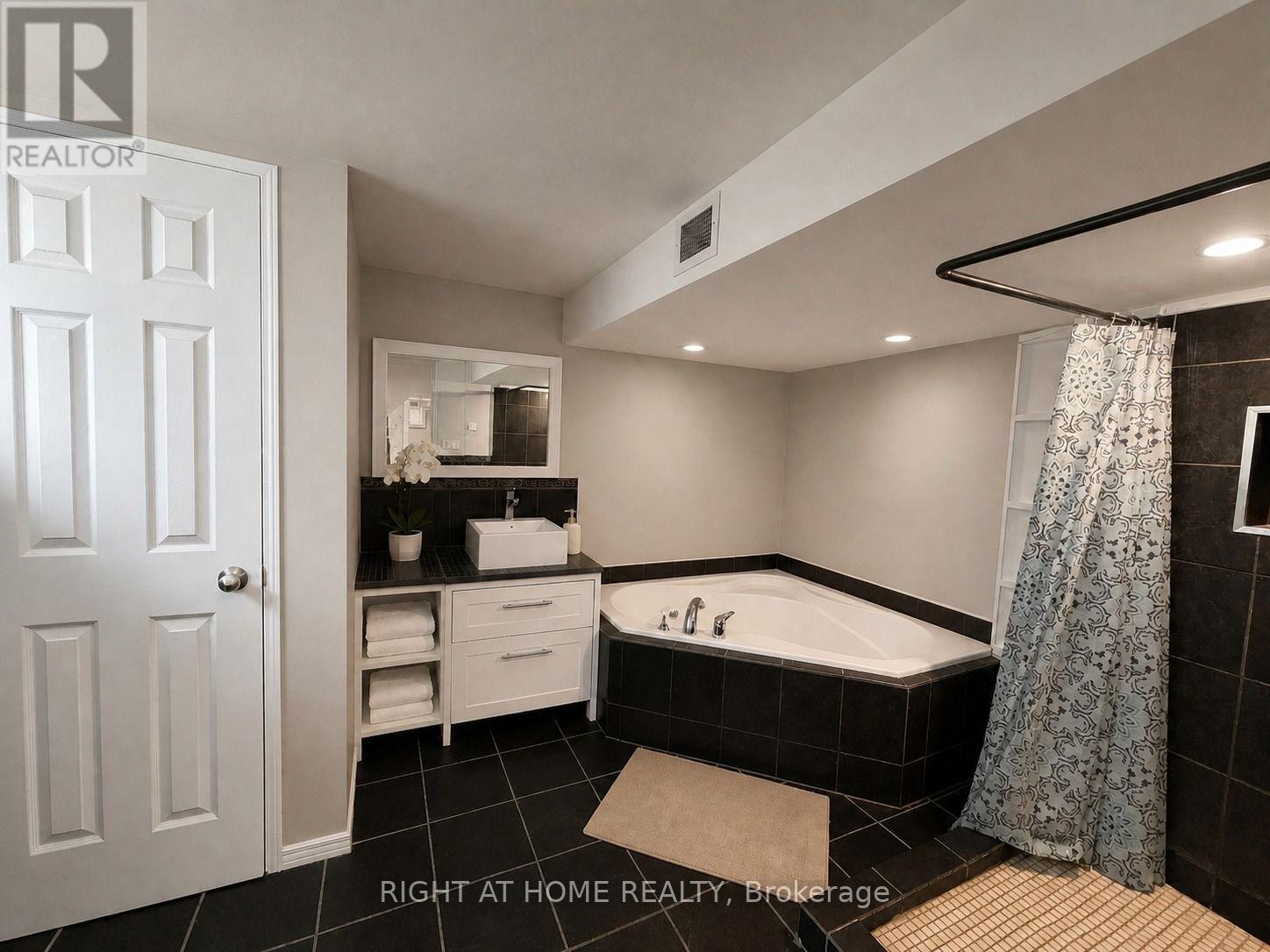 Lower - 830 Brucedale Avenue E, Hamilton, Ontario  L8T 1L3 - Photo 11 - X13705574