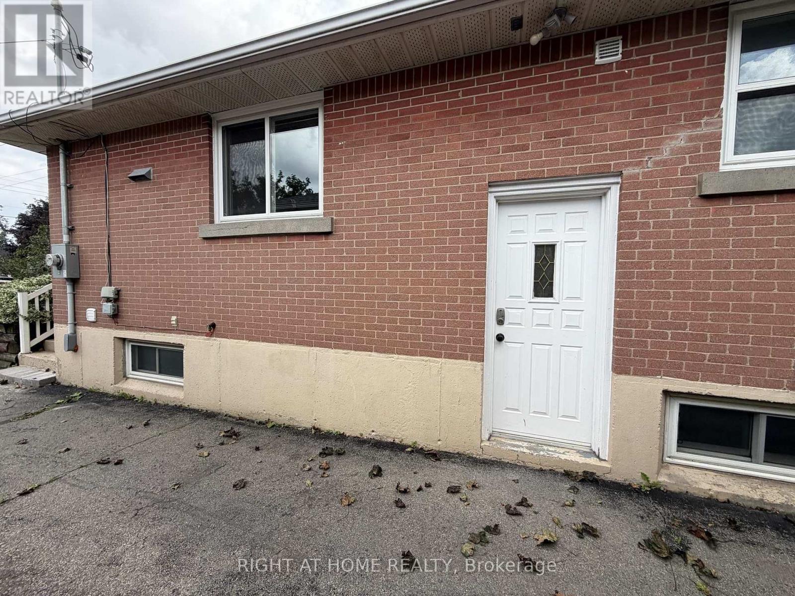 Lower - 830 Brucedale Avenue E, Hamilton, Ontario  L8T 1L3 - Photo 3 - X13705574