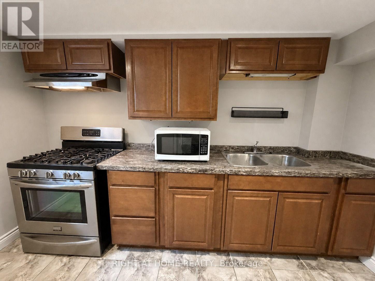 Lower - 830 Brucedale Avenue E, Hamilton, Ontario  L8T 1L3 - Photo 6 - X13705574