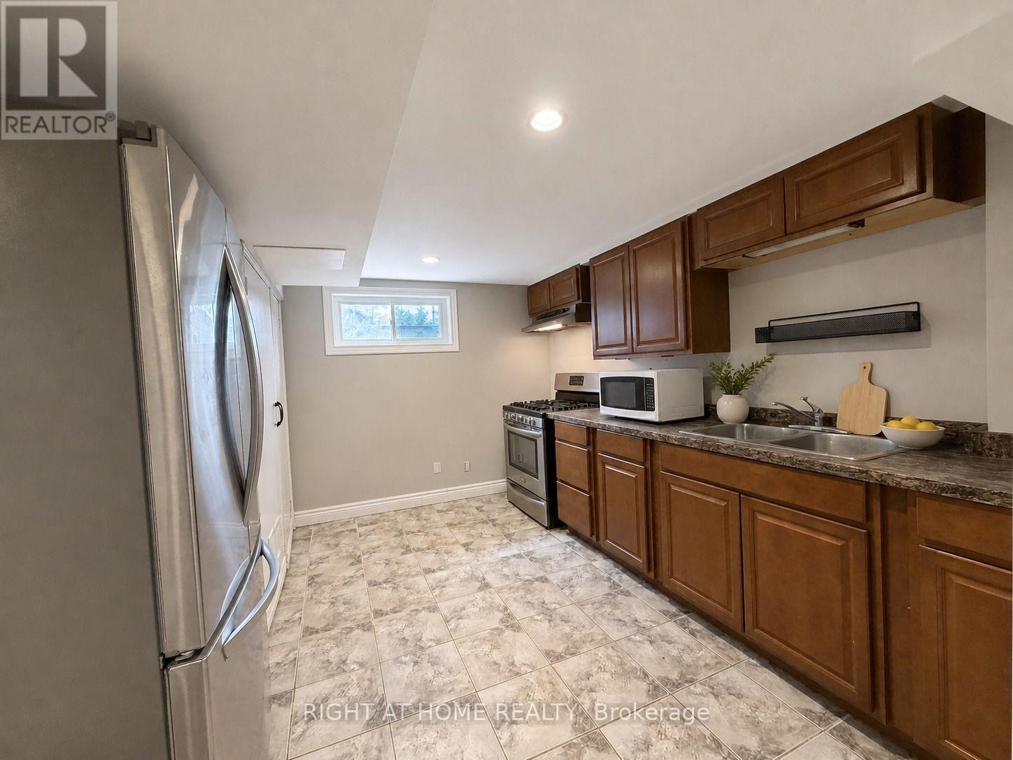 Lower - 830 Brucedale Avenue E, Hamilton, Ontario  L8T 1L3 - Photo 8 - X13705574