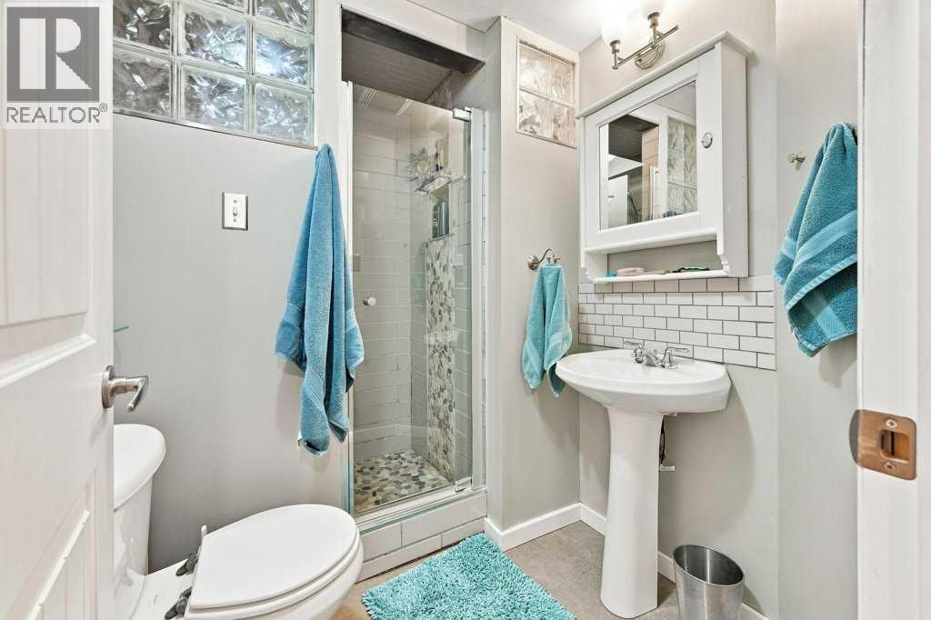 6 Varcourt Place NW, Calgary, Alberta  T3A 0G8 - Photo 38 - A2281564