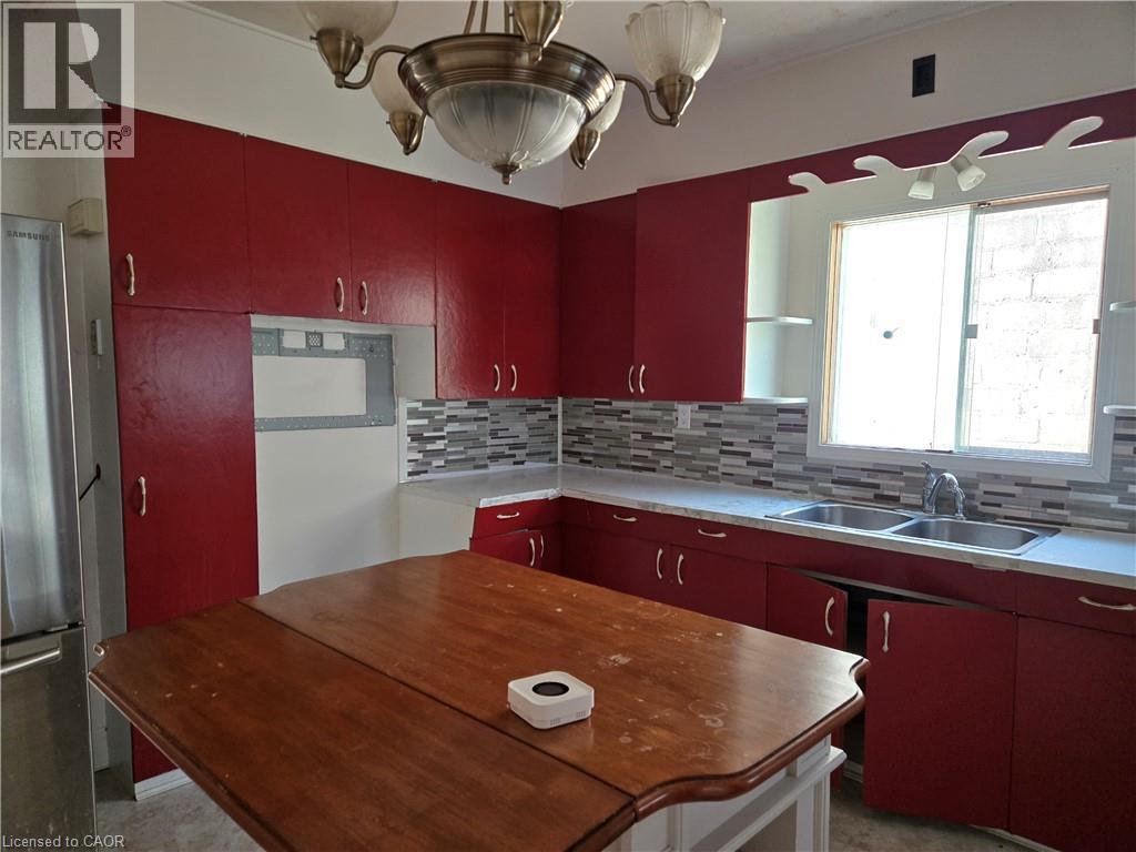 224 Burgar Street, Welland, Ontario  L3B 2T4 - Photo 11 - 40850452