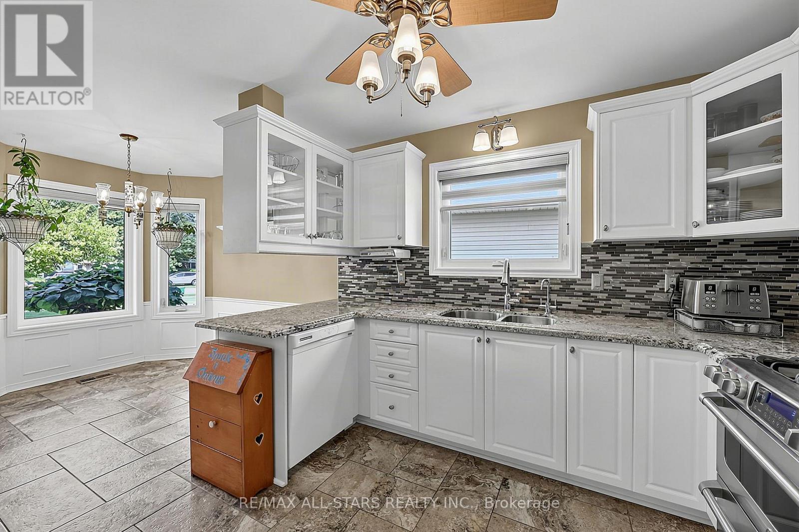 117 Riverglen Drive, Georgina, Ontario  L4P 2R3 - Photo 12 - N13705458