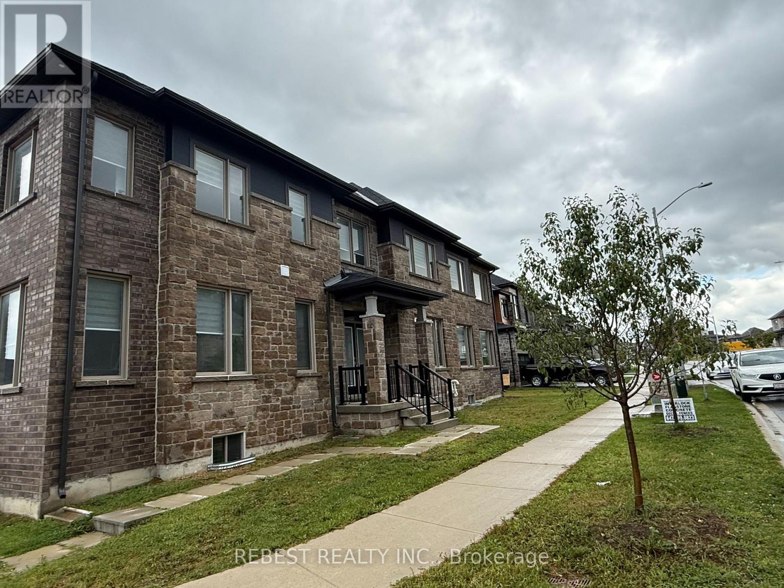 46 Franklin Trail, Barrie, Ontario  L9J 0B1 - Photo 3 - S13693302