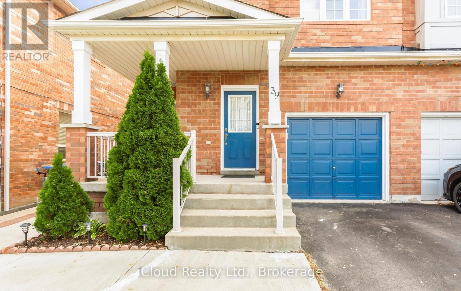 39 Flurry Circle, Brampton, Ontario L6X 0S7 - Photo 3 - W13625824