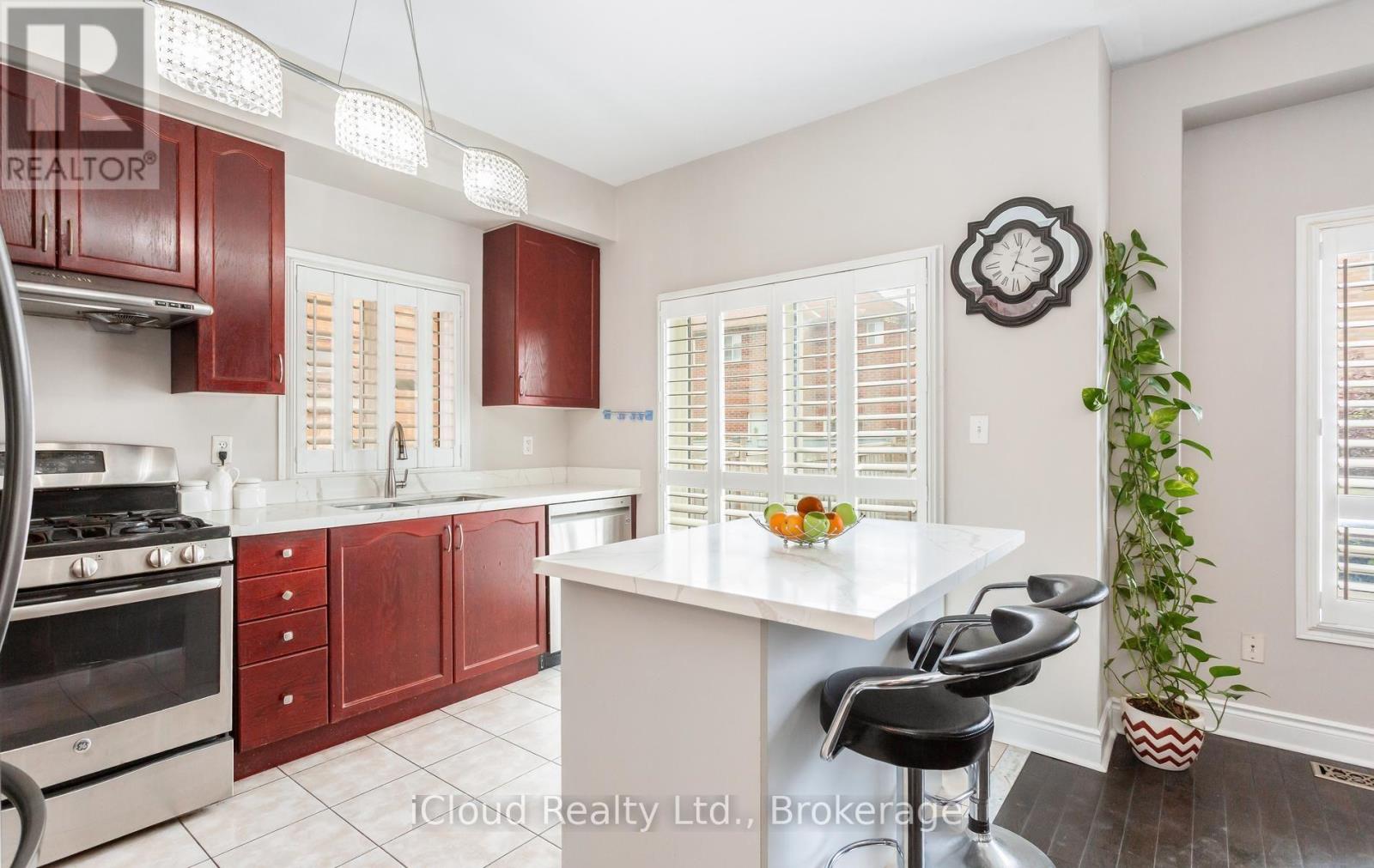 39 Flurry Circle, Brampton, Ontario L6X 0S7 - Photo 15 - W13625824