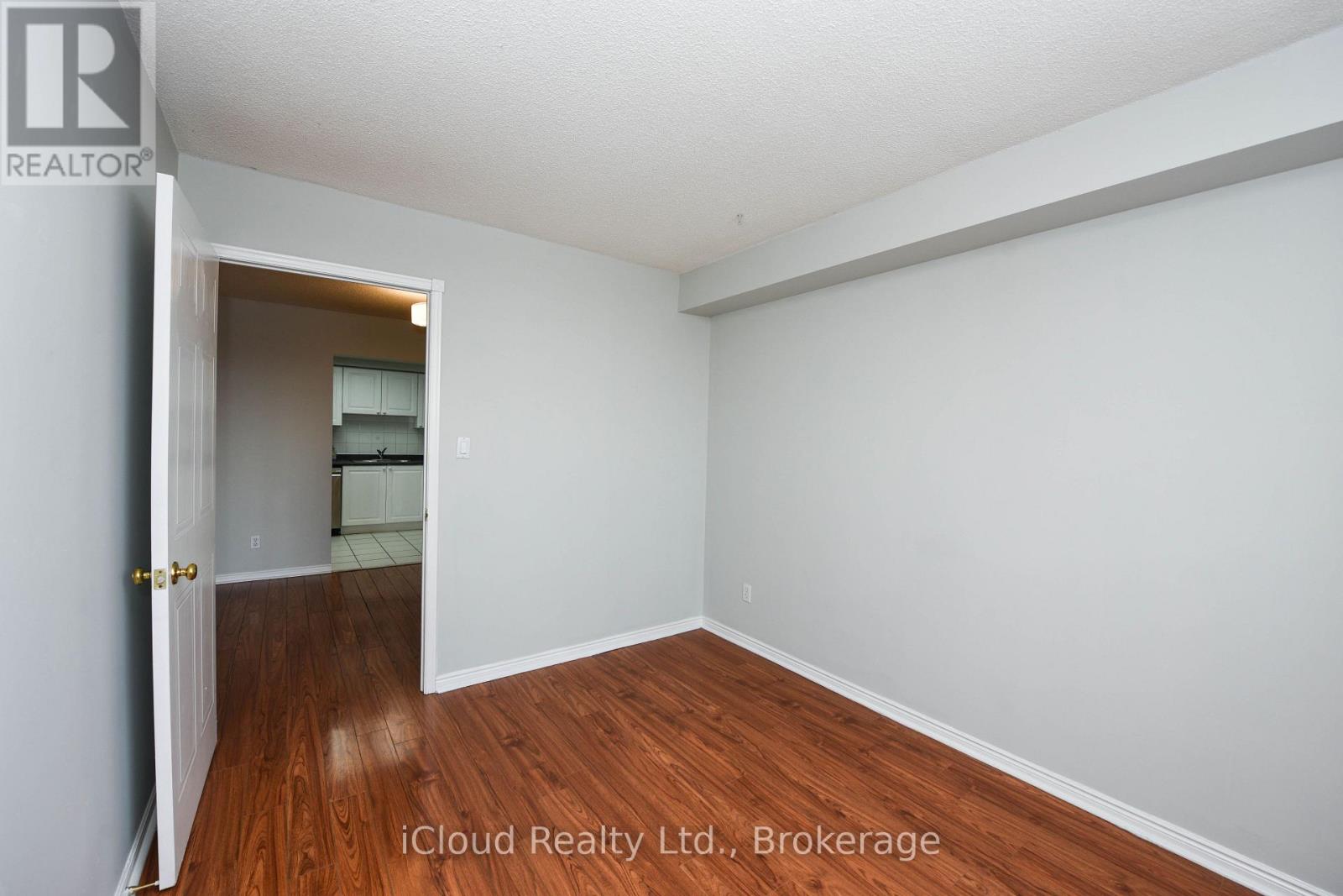 1512 - 135 Hillcrest Avenue, Mississauga, Ontario  L5B 4B1 - Photo 14 - W13693382