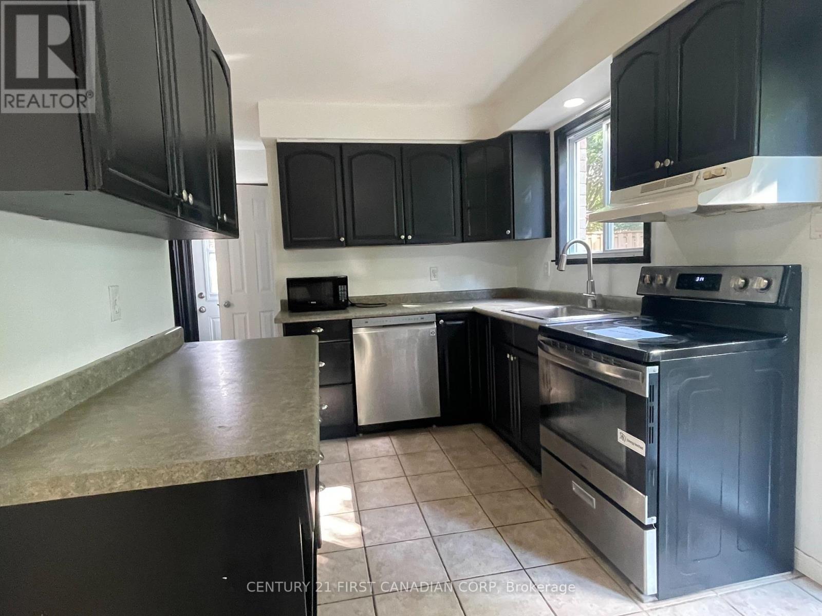 124 Ardsley Crescent, London North, Ontario  N6G 3W7 - Photo 4 - X13675710