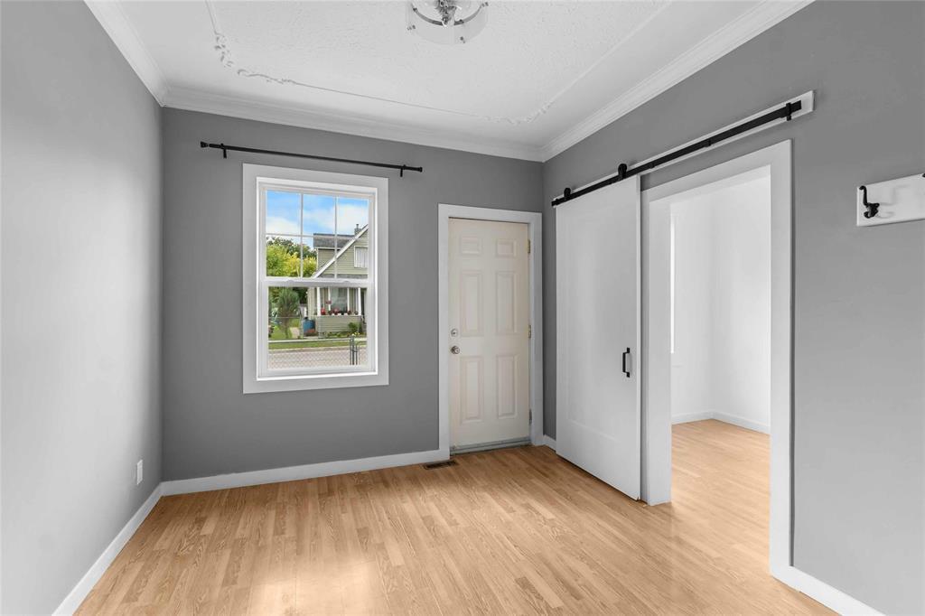 1129 Pritchard Avenue, Winnipeg, Manitoba R2X 0G7 - Photo 4 - 202620850