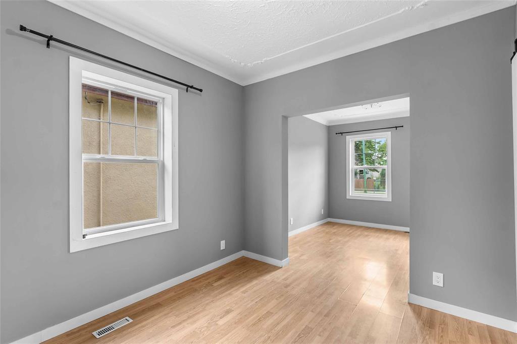 1129 Pritchard Avenue, Winnipeg, Manitoba R2X 0G7 - Photo 9 - 202620850