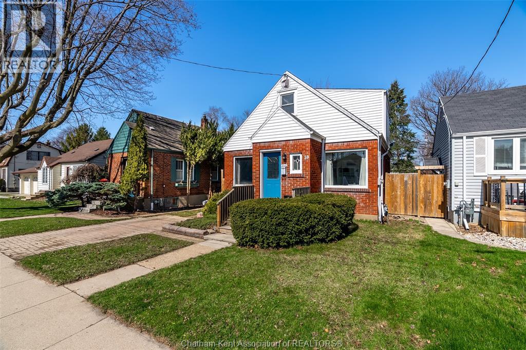 MLS# 26020532: 59 Prince Arthur AVENUE, Chatham, Canada
