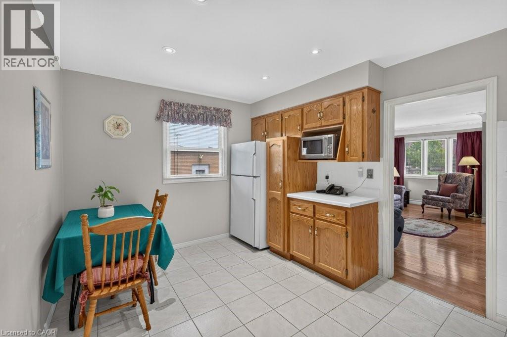 476 East 37th Street, Hamilton, Ontario  L8V 4B9 - Photo 11 - 40837840