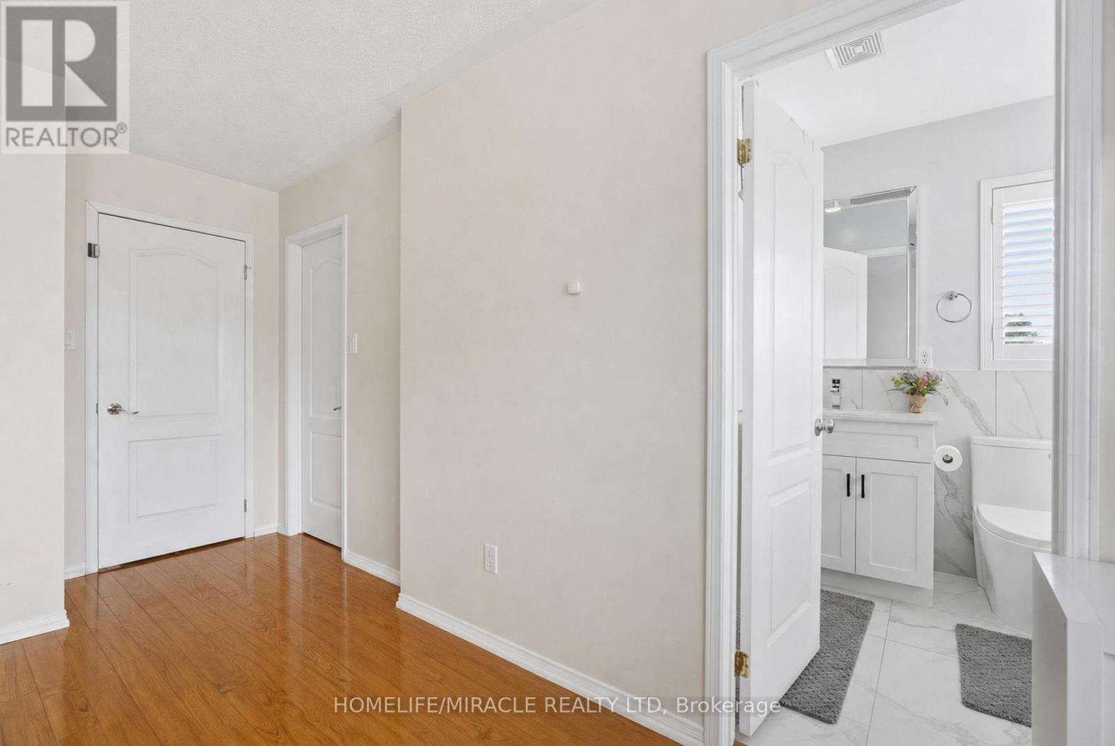 243 Venice Gate Drive, Vaughan, Ontario  L4H 0G1 - Photo 20 - N13703156