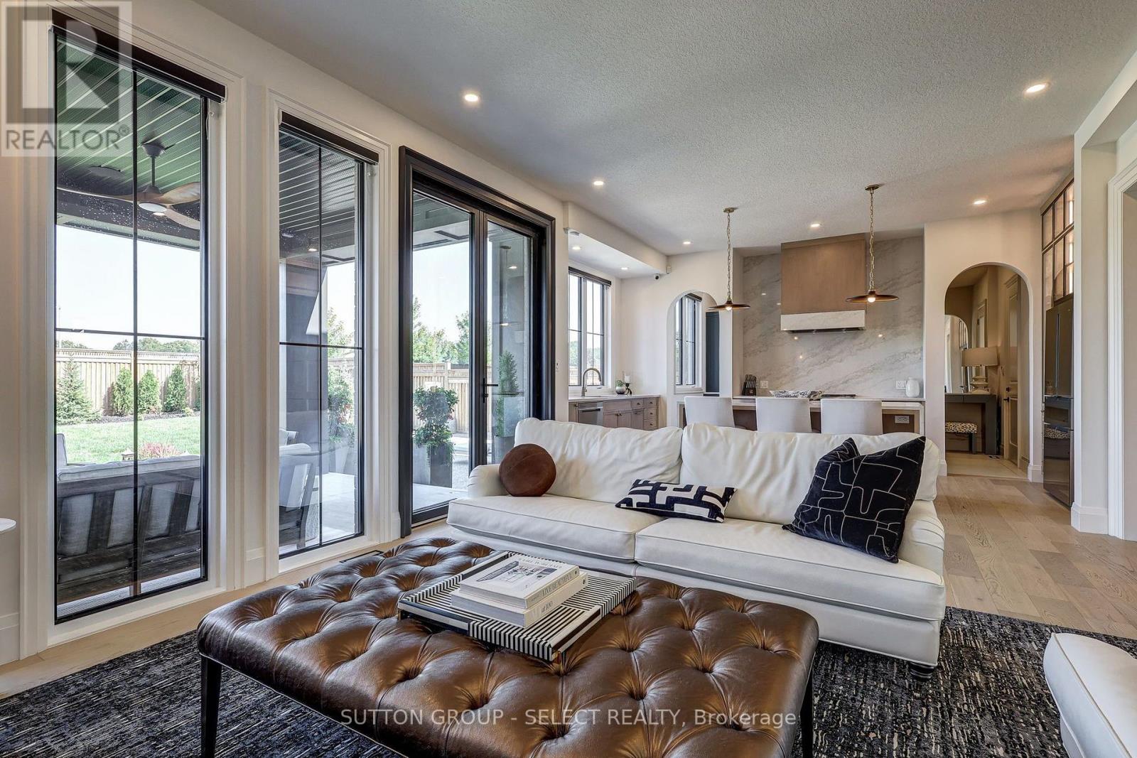 239 Foxborough Place, Thames Centre, Ontario  N0M 2P0 - Photo 9 - X13705790