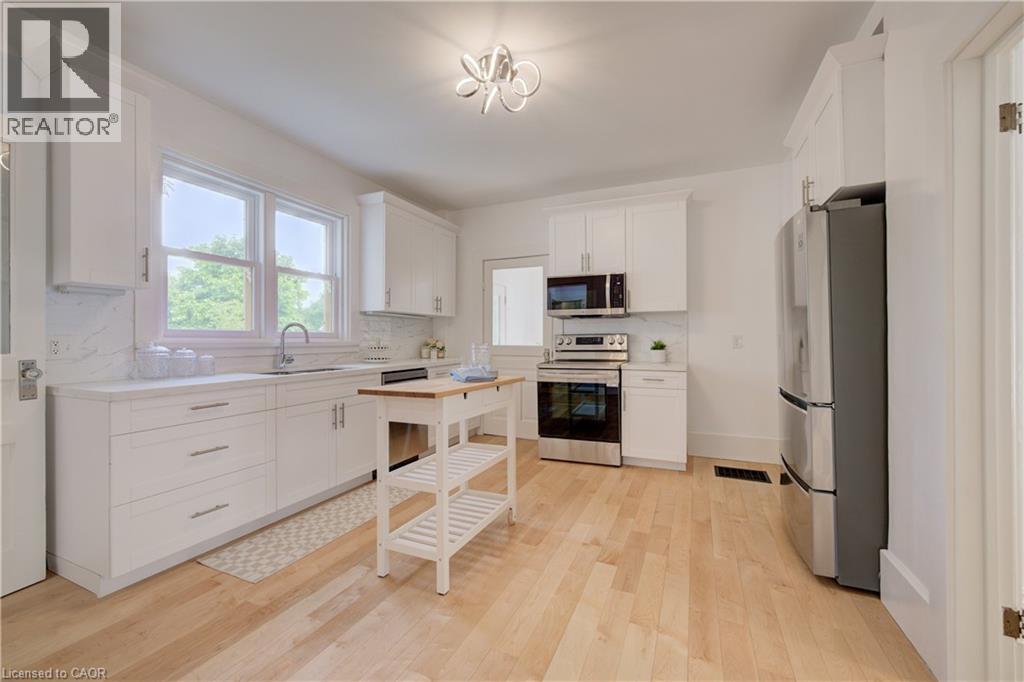 25 Central Street, Waterloo, Ontario N2L 3A5 - Photo 17 - 40844069