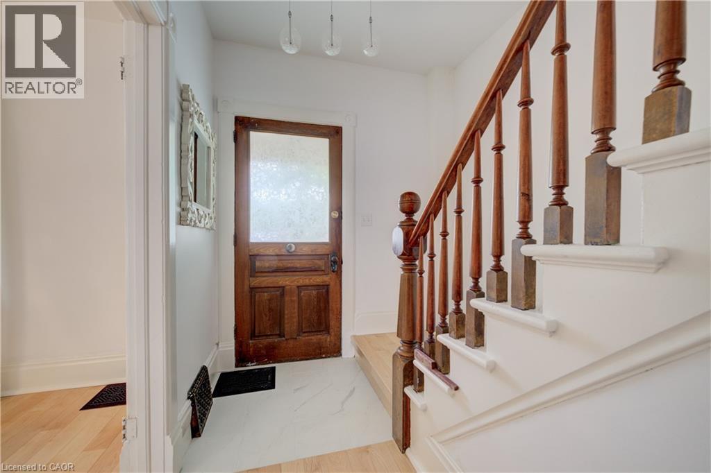 25 Central Street, Waterloo, Ontario N2L 3A5 - Photo 8 - 40844069