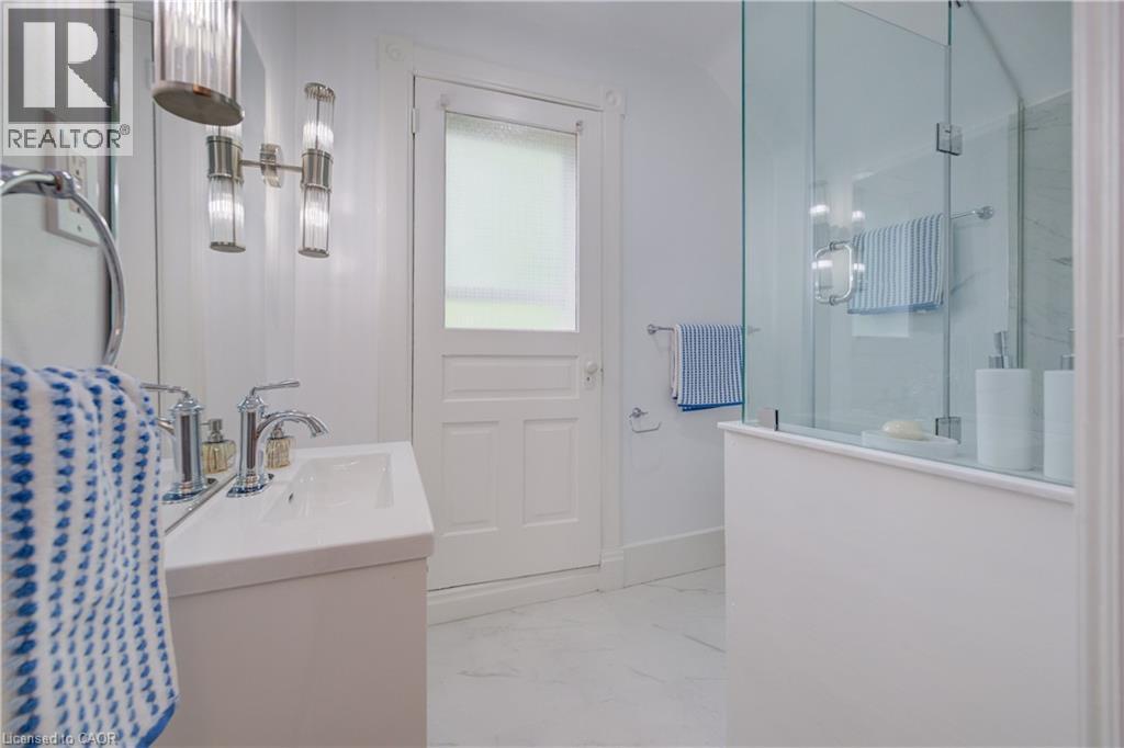 25 Central Street, Waterloo, Ontario N2L 3A5 - Photo 40 - 40844069
