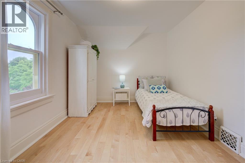 25 Central Street, Waterloo, Ontario N2L 3A5 - Photo 37 - 40844069