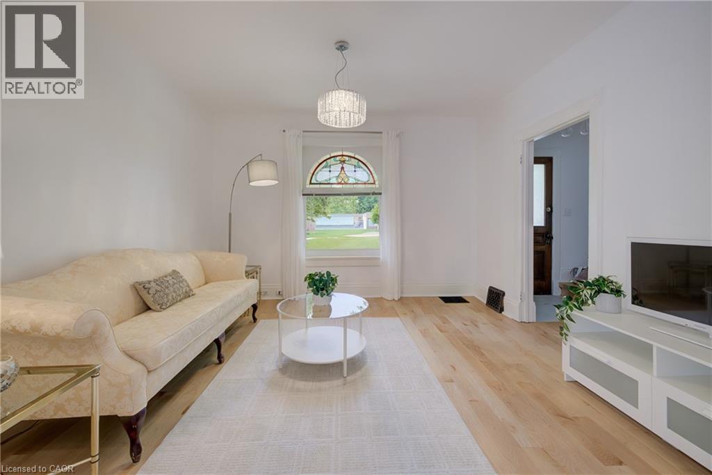 25 Central Street, Waterloo, Ontario N2L 3A5 - Photo 10 - 40844069